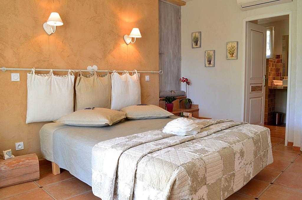 Lavandaline Entrecasteaux Zimmer foto